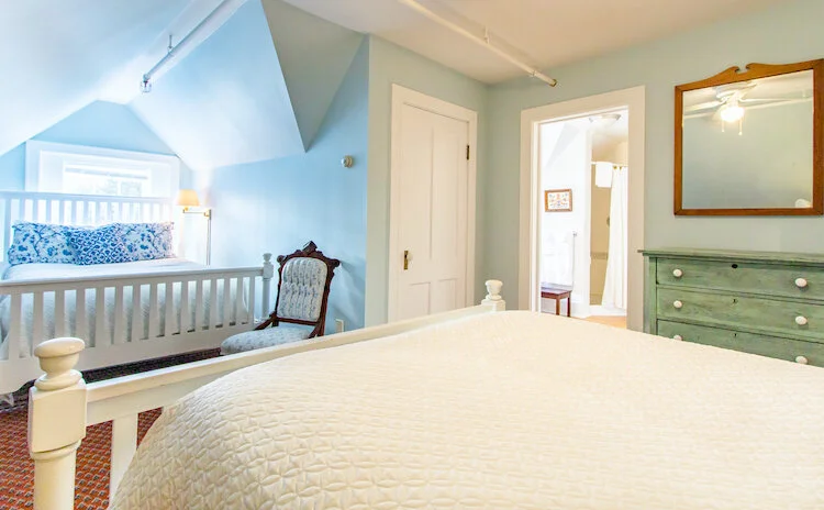 10+BVM+2+doubles+facing+bathroom