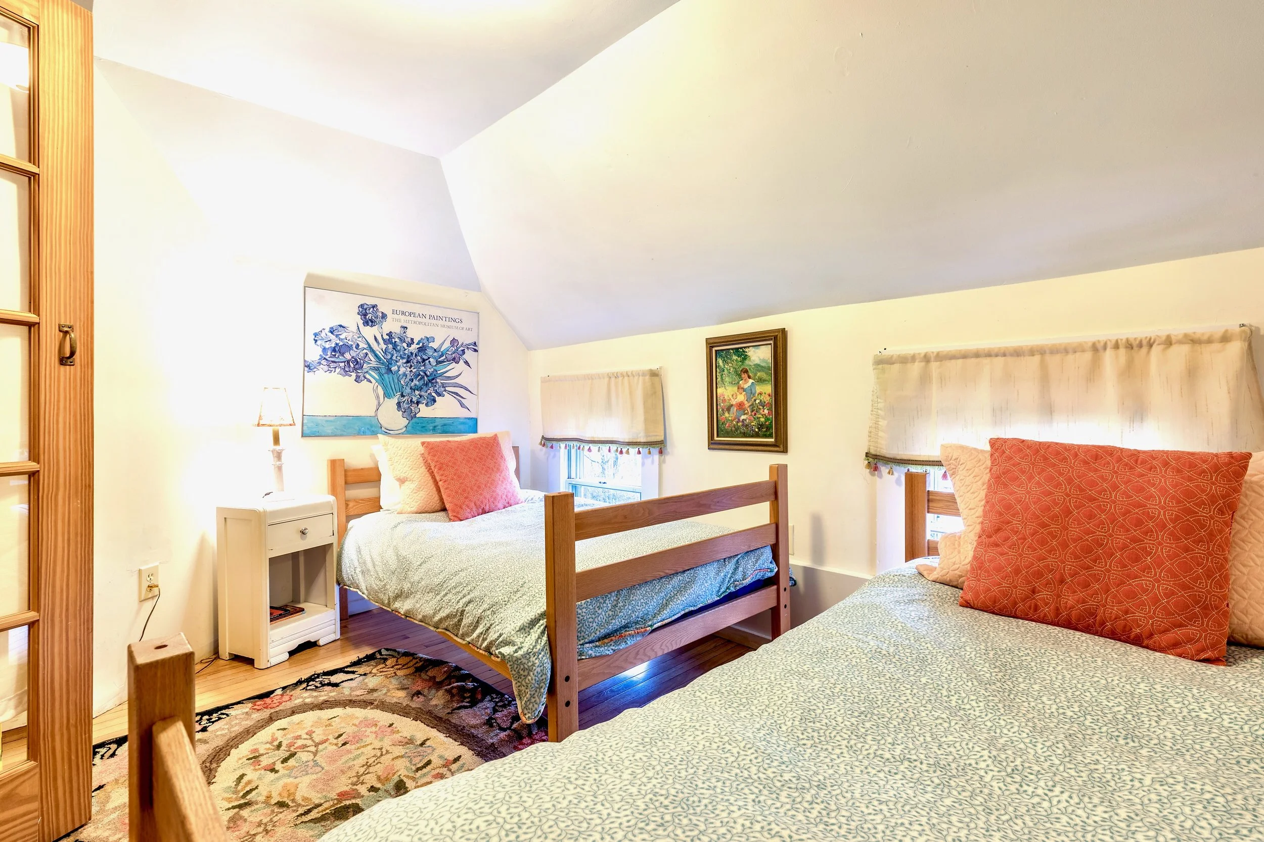 11_twins_Battenkill_Valley_Mansion_angle