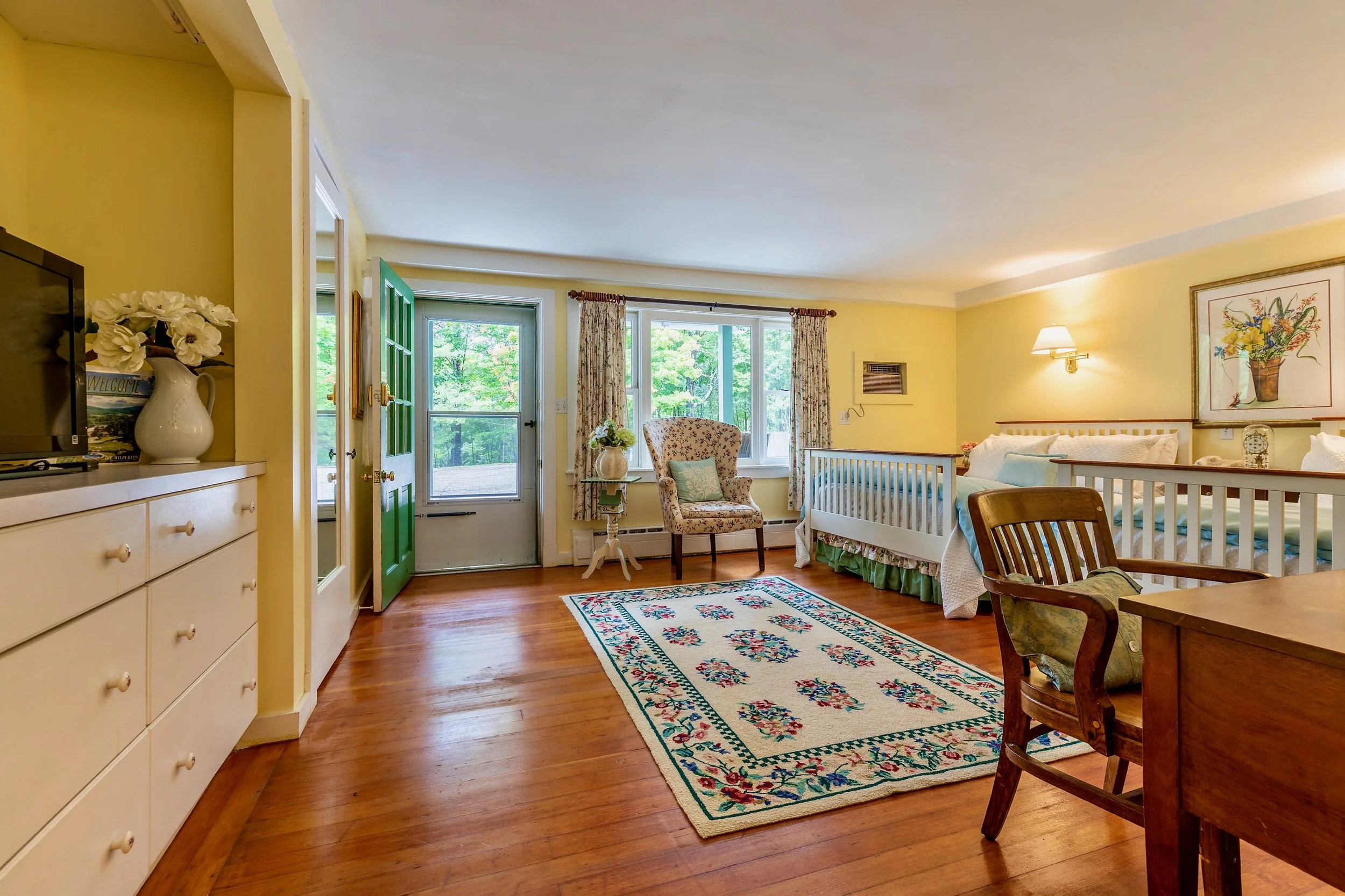 27+two+doubles+facing+windows+Equinox+Views+Villa