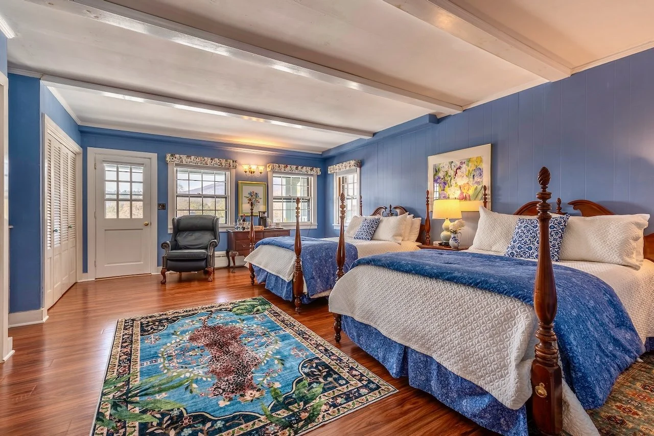 Hyacinth+Room+34+facing+deck